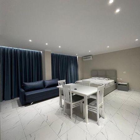 Modern Beachfront Apartments Sarande Bagian luar foto