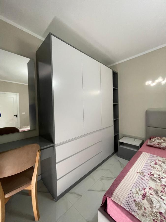 Modern Beachfront Apartments Sarande Bagian luar foto