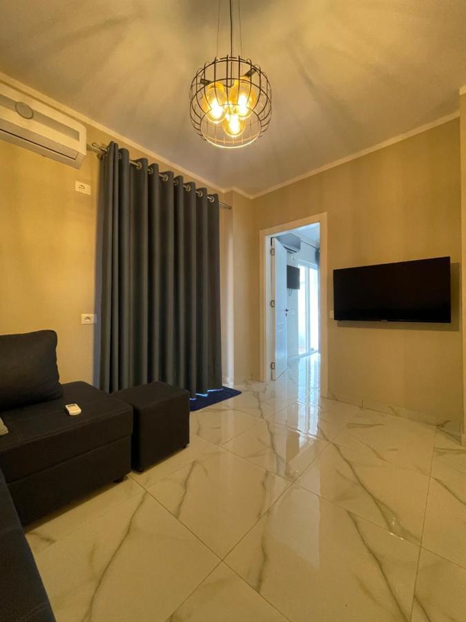 Modern Beachfront Apartments Sarande Bagian luar foto