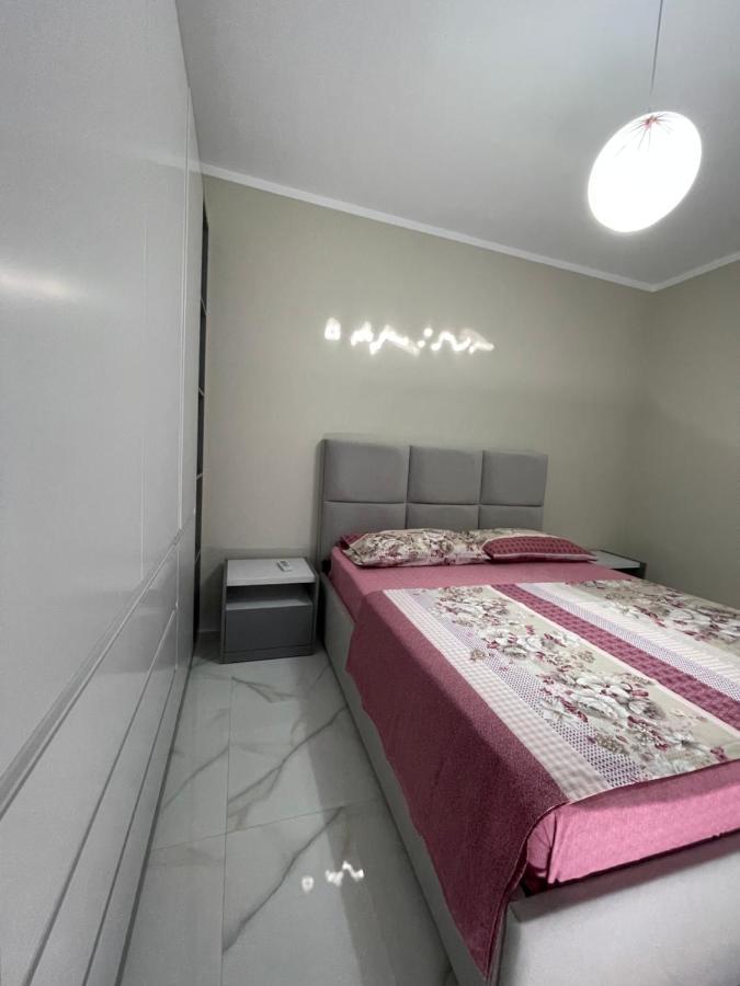 Modern Beachfront Apartments Sarande Bagian luar foto