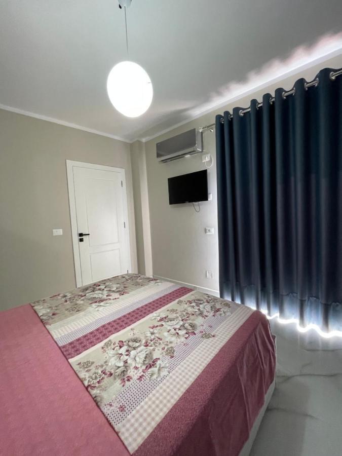 Modern Beachfront Apartments Sarande Bagian luar foto