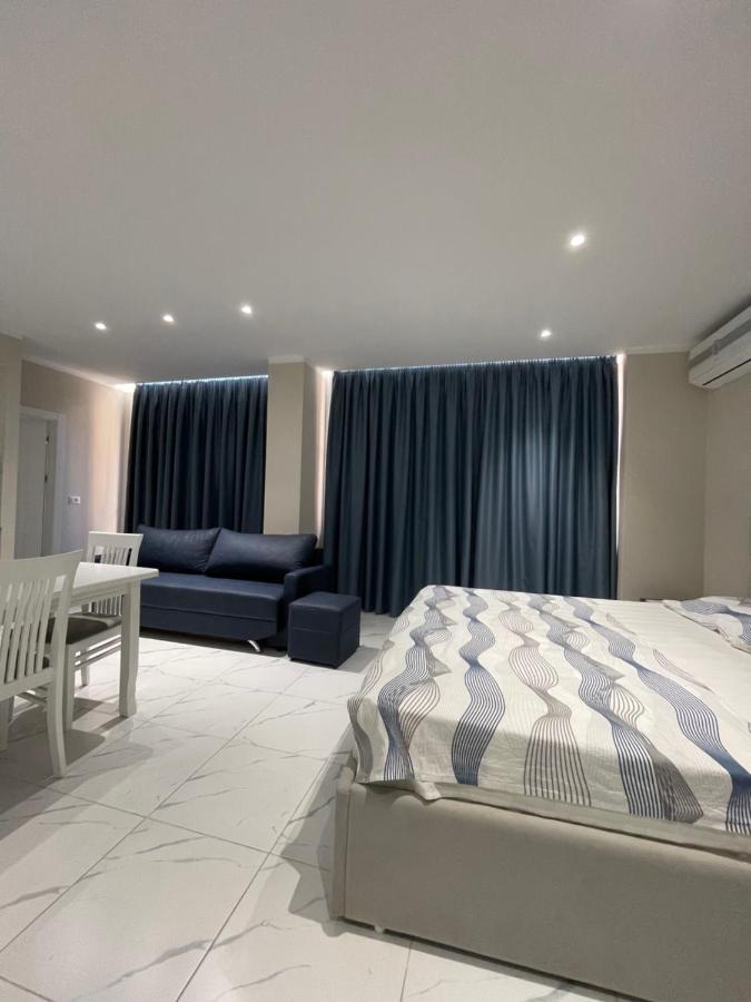 Modern Beachfront Apartments Sarande Bagian luar foto