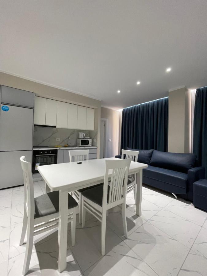 Modern Beachfront Apartments Sarande Bagian luar foto