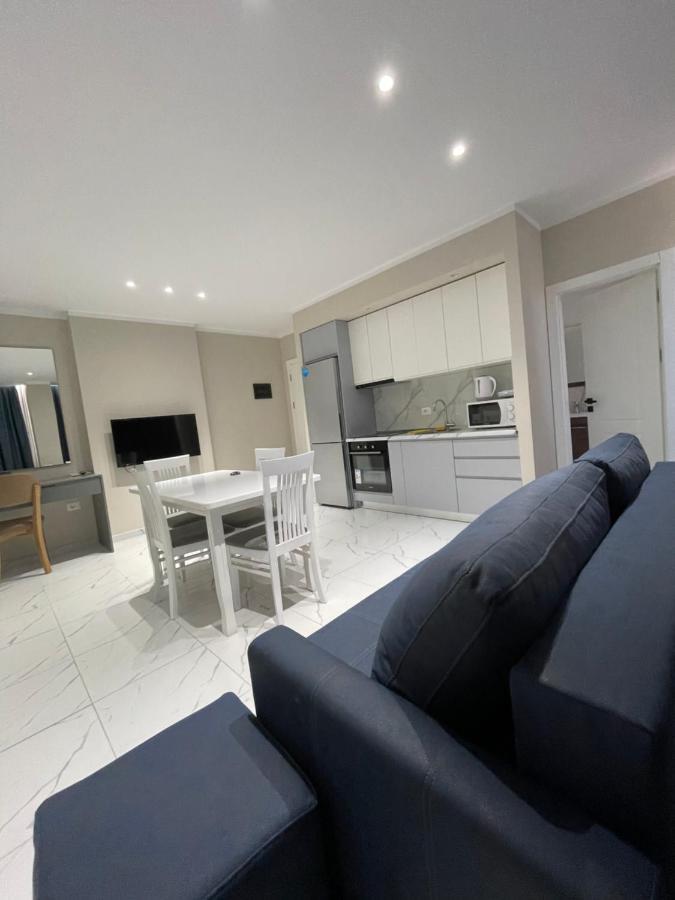 Modern Beachfront Apartments Sarande Bagian luar foto