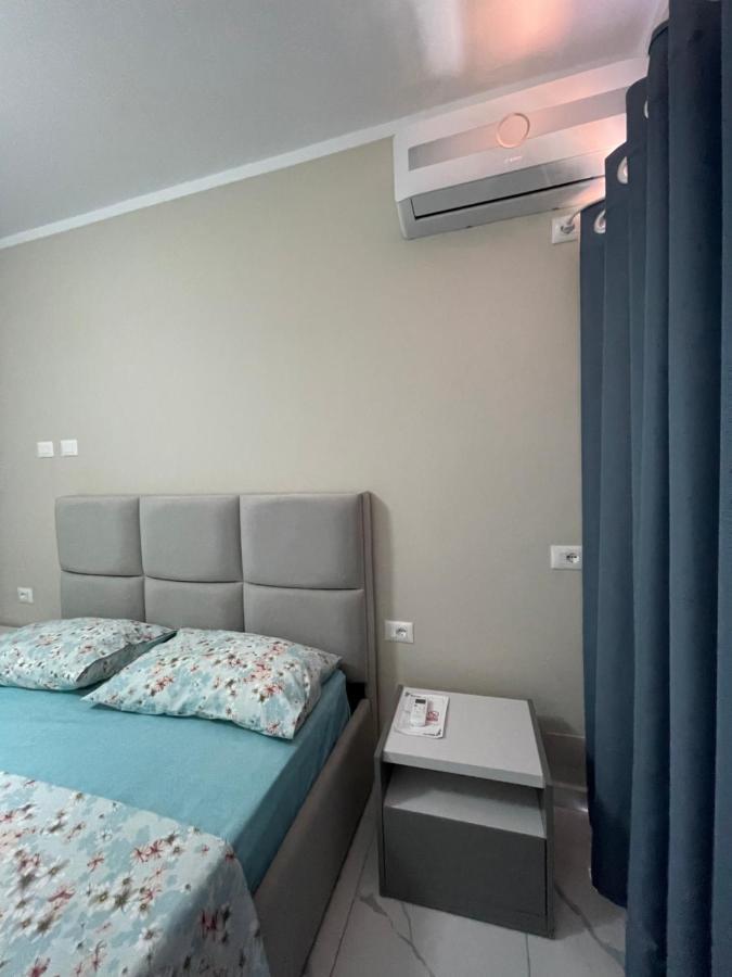 Modern Beachfront Apartments Sarande Bagian luar foto